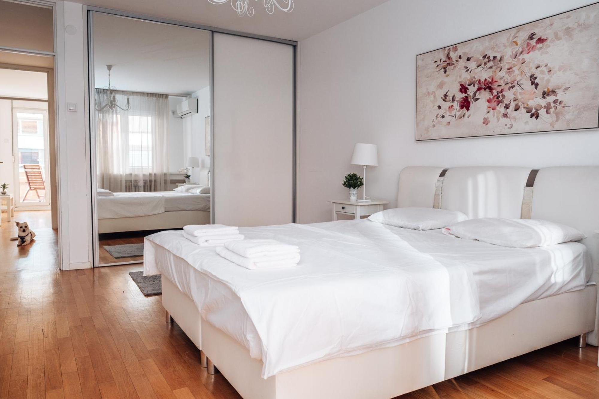 Crown Central Three Bedroom Apartment Belgrade Exterior photo