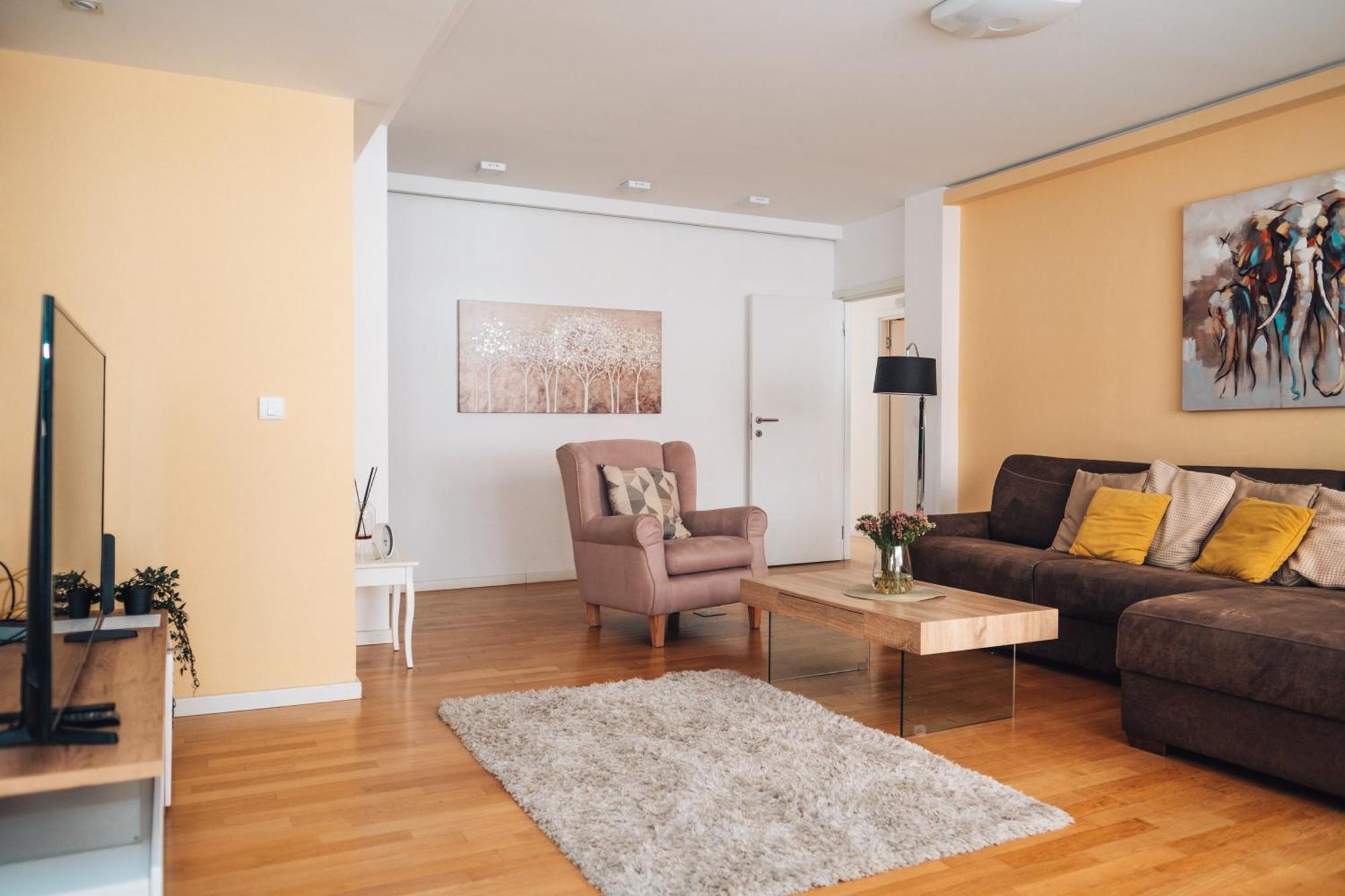 Crown Central Three Bedroom Apartment Belgrade Exterior photo