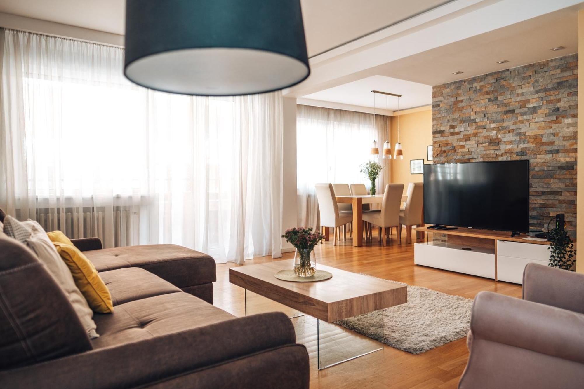 Crown Central Three Bedroom Apartment Belgrade Exterior photo